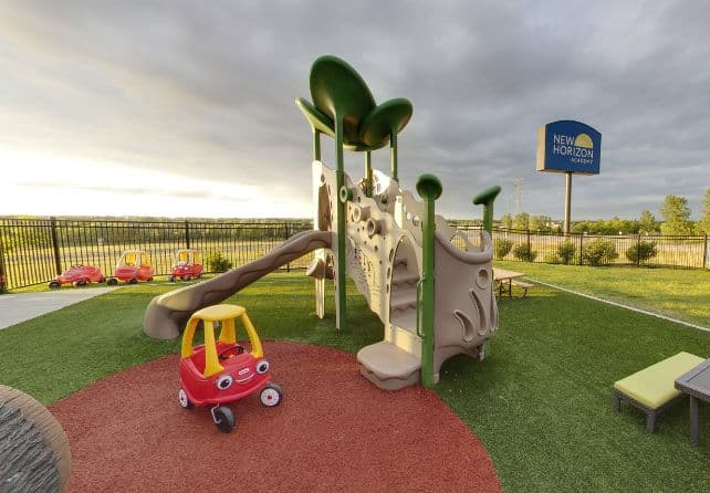 http://New%20Horizon%20Academy%20playground%20in%20Shakopee,%20Minnesota